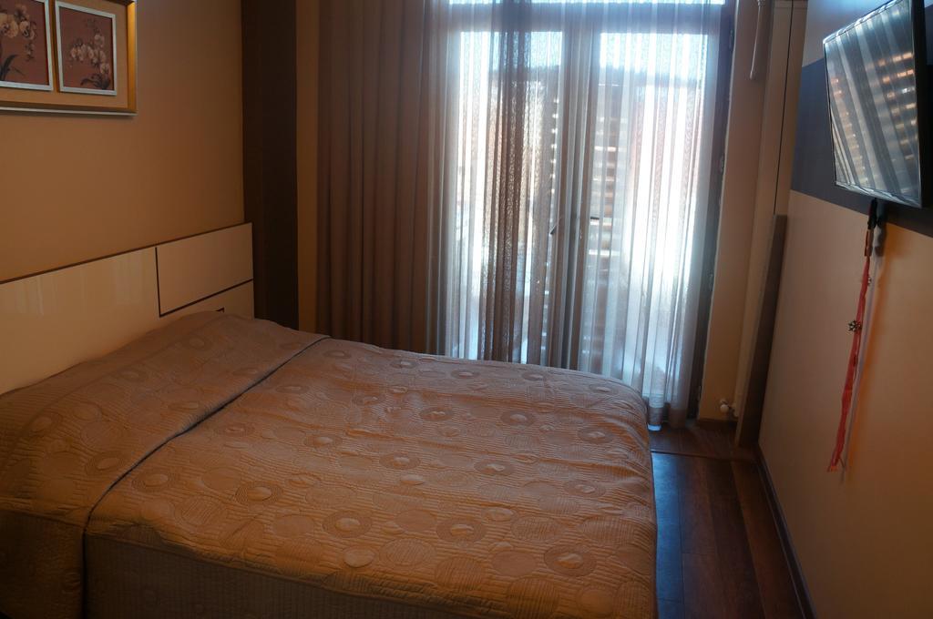 Apartment With Summer Terrace 바투미 객실 사진