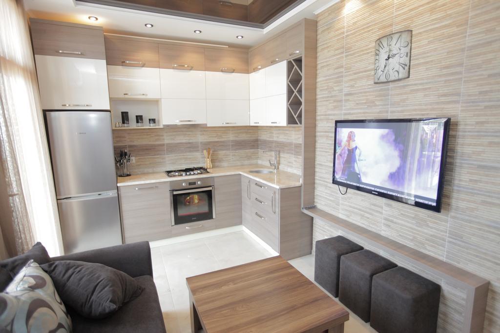 Apartment With Summer Terrace 바투미 객실 사진